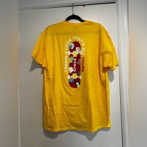 NWOT Crocs Men’s XL Graphic Skateboard Bright Yellow Tee. Surf. Heavy Cotton.